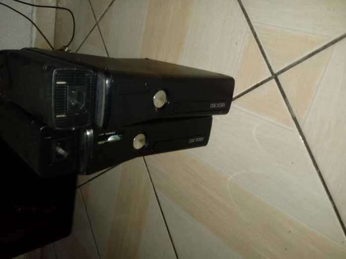 2 xboxs 1 ps 3