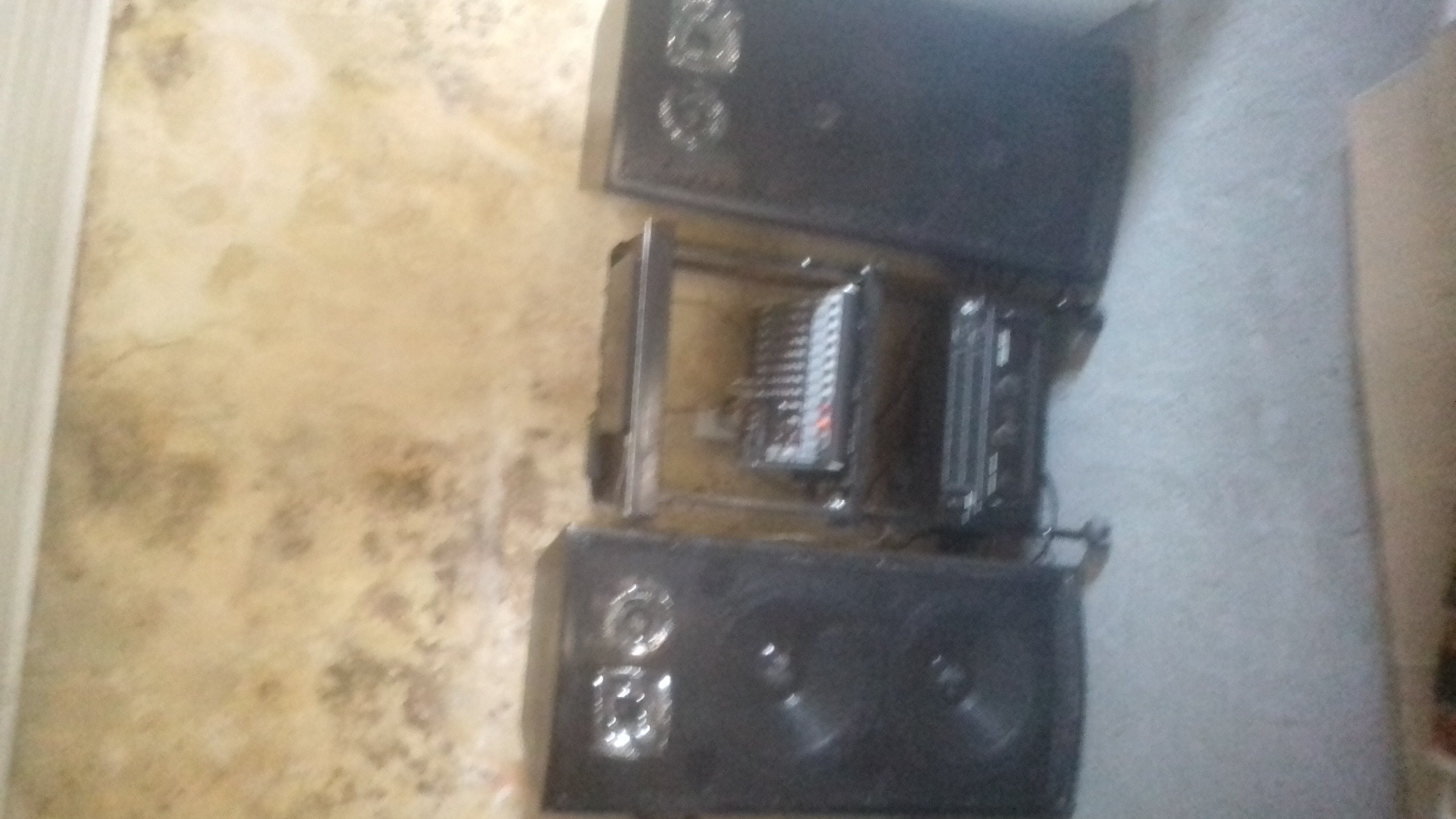 Som para festa compreto com mesa, amplificador ;caixa de 700 Wats