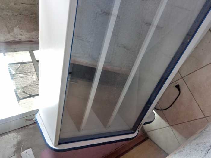 Balcão refrigerado semi novo,