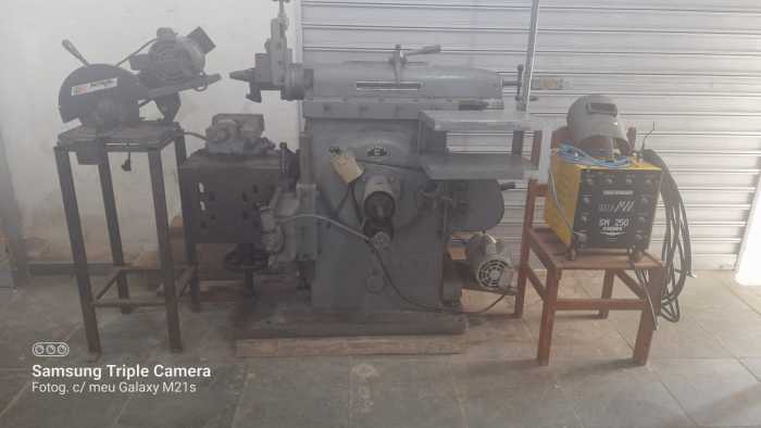 Plaina para usinagem, mais uma máquina de solda ,mais polocortee