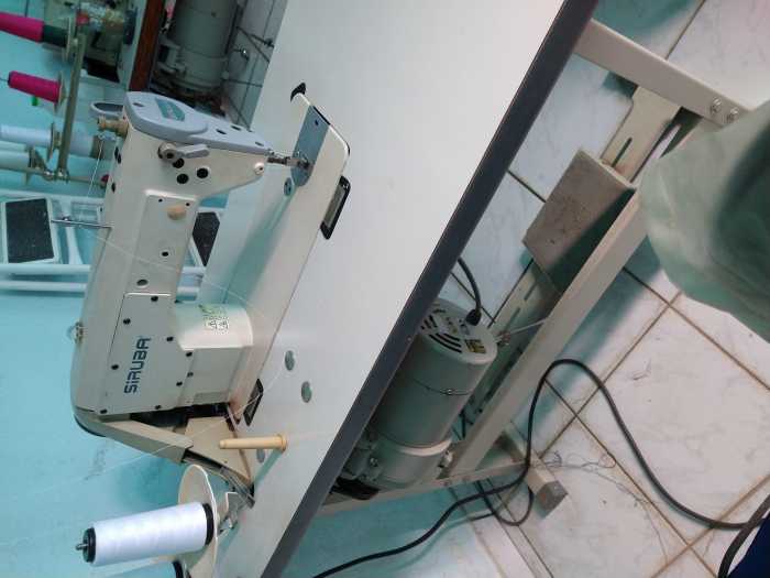 Máquina de costura industrial