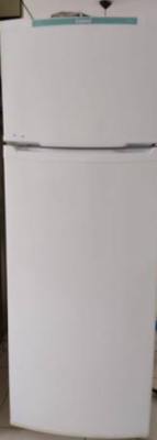 Estou vendendo Geladeira da consul Branca 2portas 110v eu entrego no local estou